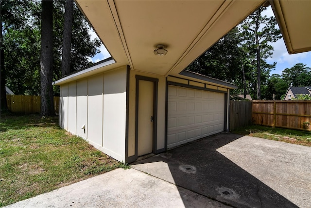 2106 Silver Falls Dr, Houston, TX 77339 - view of garage