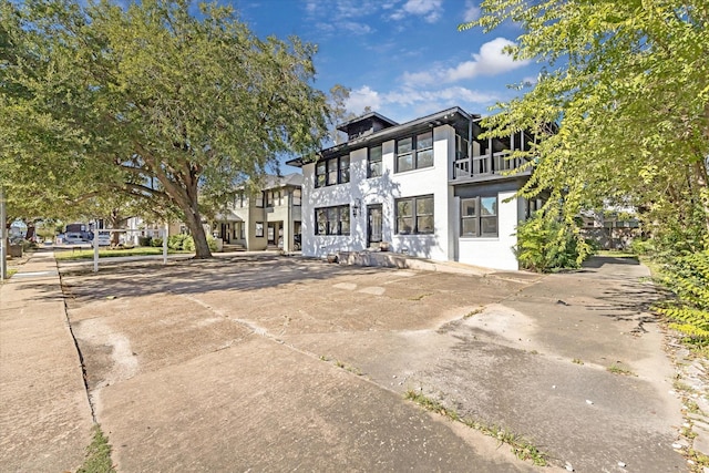 1632 W Alabama St, Houston, TX 77006 - view of front of home with stucco siding