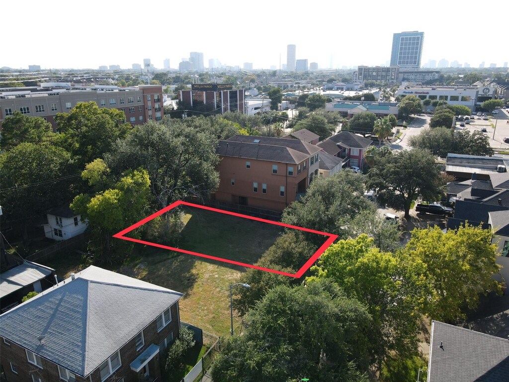 1331 W Bell St, Houston, TX 77019