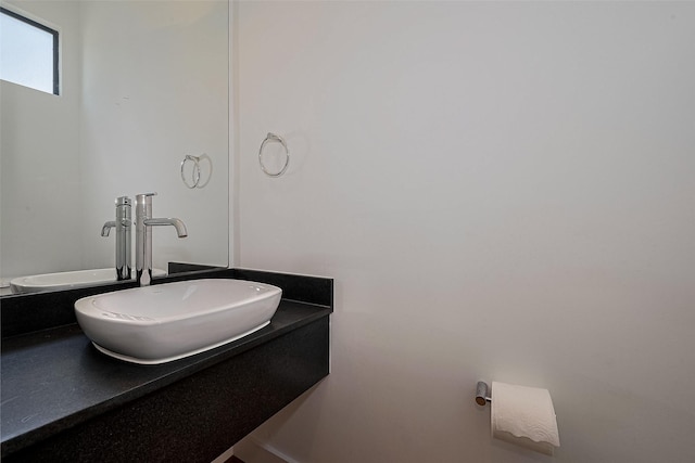 5012 Cornish St, Houston, TX 77007 - bathroom with vanity