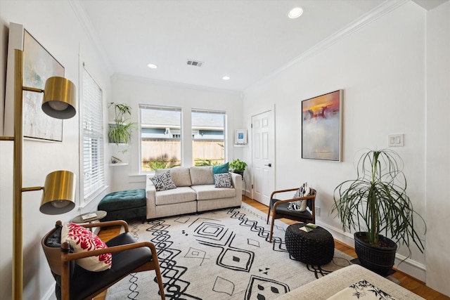 404 E 28th St, Houston, TX 77008 - living room featuring crown molding, wood finished floors, recessed lighting, and baseboards