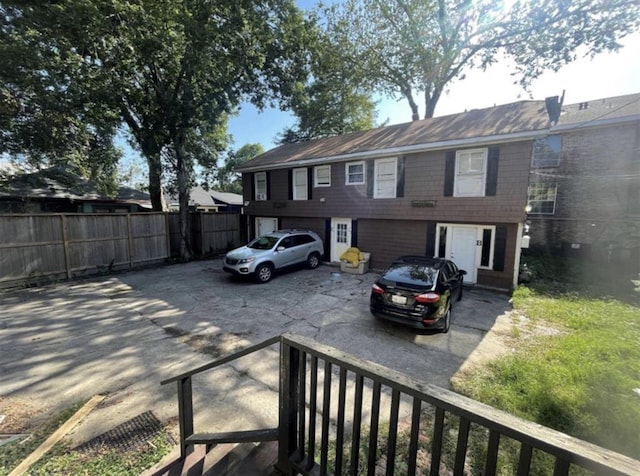 2518 Grant St, Houston, TX 77006 - view of front of property with concrete driveway
