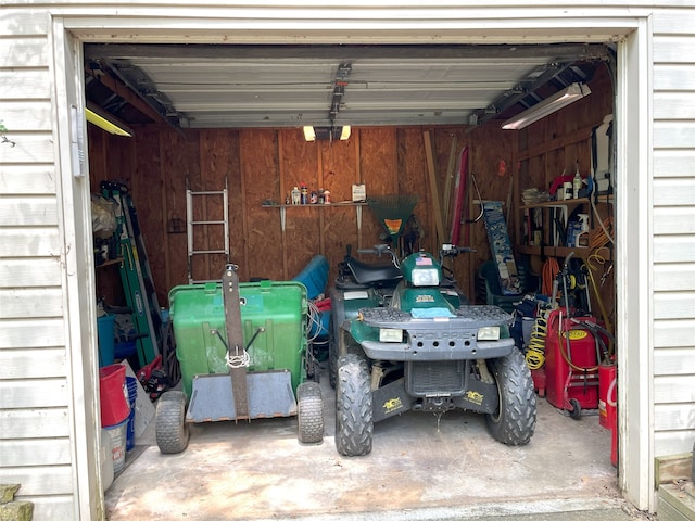 11683 Lakeshore Dr, Thornton, TX 76687 - view of garage