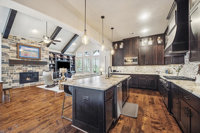 70 Silent Circle Dr, Sugar Land, TX 77498