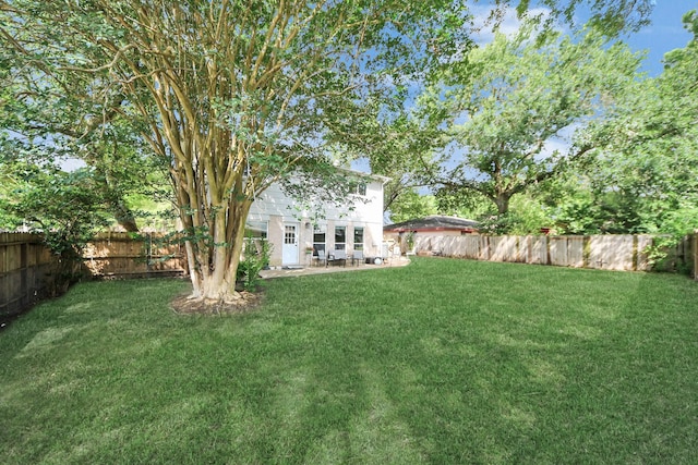 1902 Kings Arms Way, Katy, TX 77493 - fenced backyard with a patio