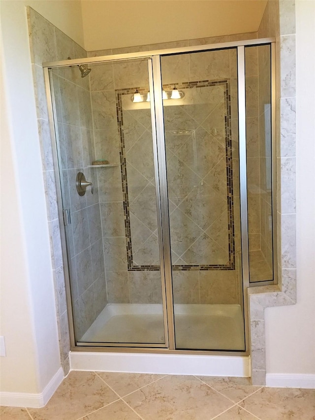 3004 Fairdale Estates Ct, Houston, TX 77057 - full bath featuring a stall shower and baseboards