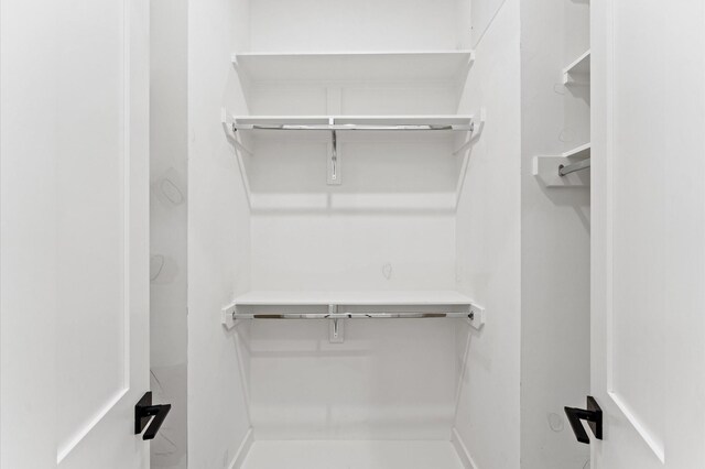 2918 Michaux St, Houston, TX 77009 - view of spacious closet