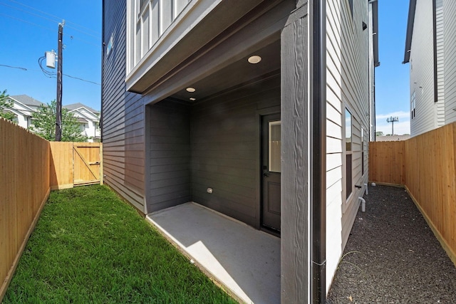923 Fisher St Unit B, Houston, TX 77018 - view of property exterior featuring a gate