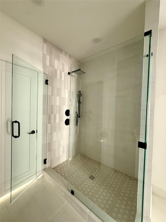 923 Fisher St Unit B, Houston, TX 77018 - full bath featuring a stall shower