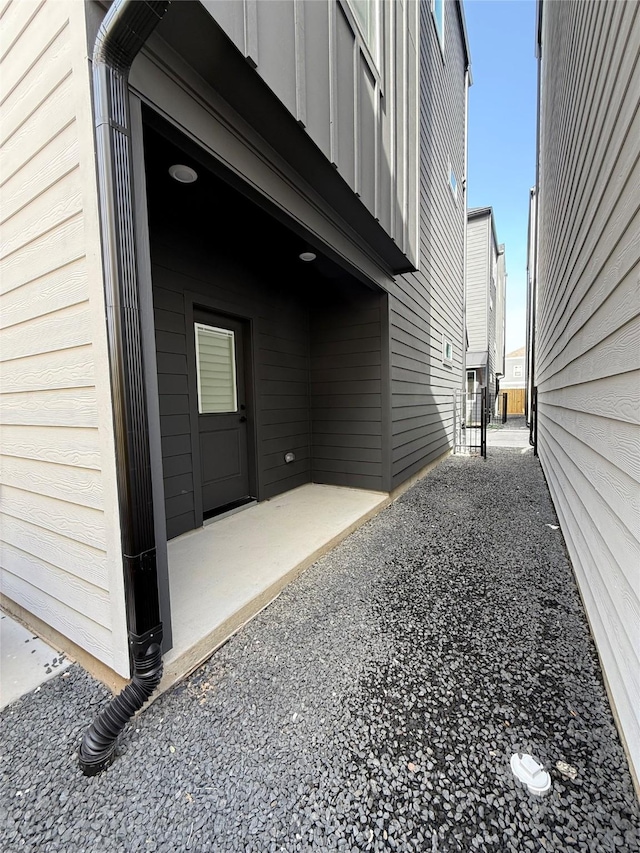 923 Fisher St Unit B, Houston, TX 77018 - view of home's exterior with board and batten siding