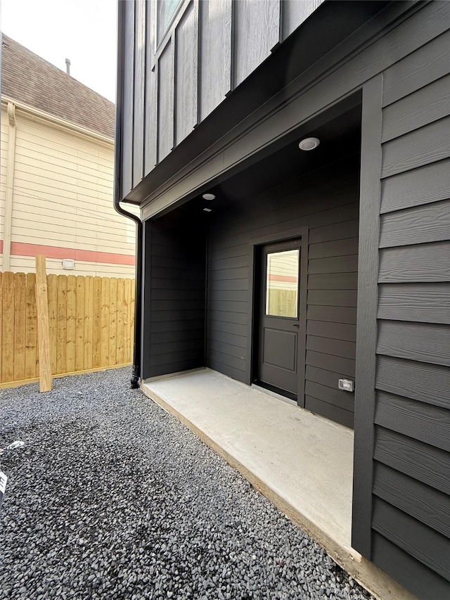 923 Fisher St Unit B, Houston, TX 77018 - entrance to property featuring board and batten siding