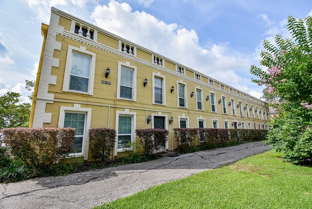 5202 Arboles Dr Unit 3, Houston, TX 77035 - photo 2