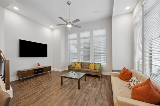 5405 Larkin St, Houston, TX 77007 - living area featuring a ceiling fan, wood finished floors, baseboards, and recessed lighting