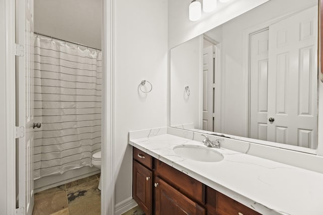 512 Cherry Hills Dr, Huntsville, TX 77340 - full bath with vanity, toilet, and a shower with curtain