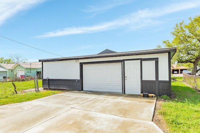 1502 W 9th St, Freeport, TX 77541 - garage with driveway