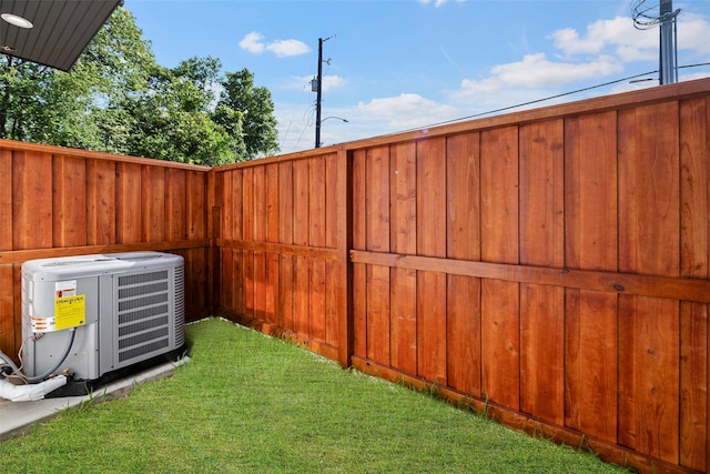 8417 Venus St Unit A B, Houston, TX 77088 - view of yard featuring central AC