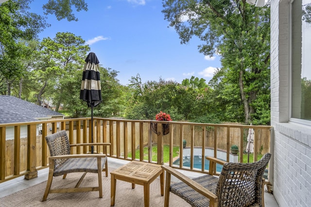11 Twin Circle Dr, Houston, TX 77042 - balcony with view of pool