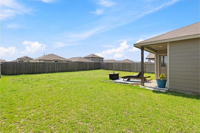 10530 Vinca Minor Ln, Houston, TX 77016 - view of yard featuring a patio area