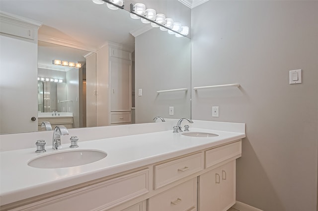 13622 Indian Creek Rd, Houston, TX 77079 - bathroom featuring double vanity