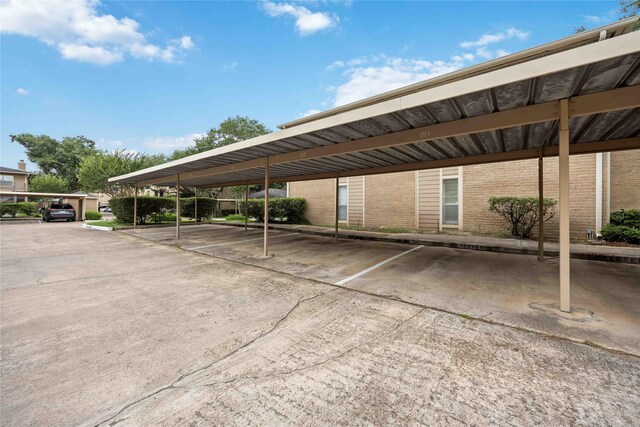 726 Bering Dr Unit F, Houston, TX 77057 - view of covered parking lot
