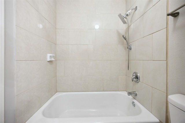 726 Bering Dr Unit F, Houston, TX 77057 - full bath featuring toilet and shower / bath combination