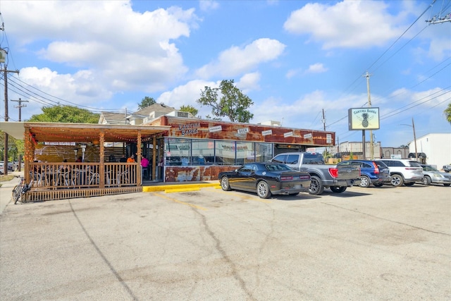 1805 Mills St, Houston, TX 77026 - view of uncovered parking lot
