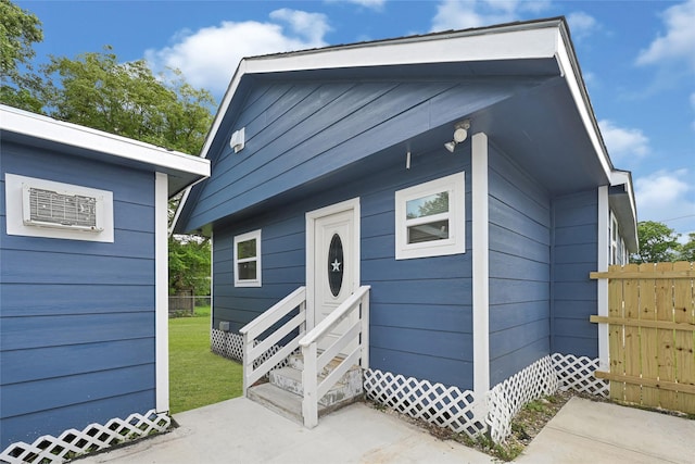 2406 W Elvinta St, Baytown, TX 77520 - view of front of property with entry steps