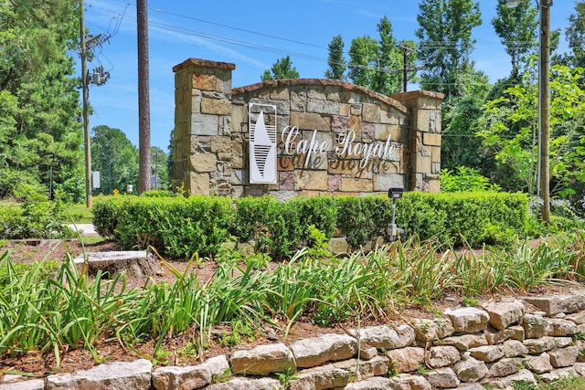 77 S Pine Harbour Dr, Coldspring, TX 77331