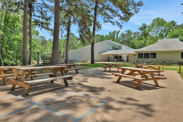 77 S Pine Harbour Dr, Coldspring, TX 77331