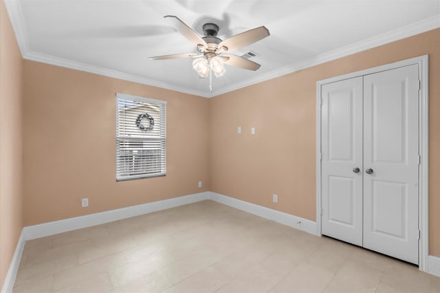 8423 Holiday Ln, Houston, TX 77075 - unfurnished bedroom featuring baseboards, crown molding, a closet, and ceiling fan