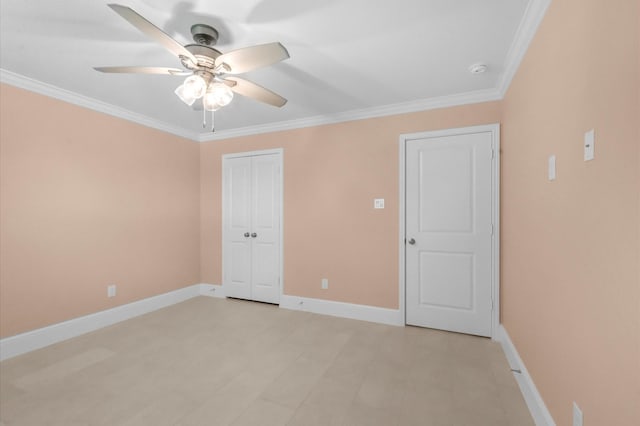 8423 Holiday Ln, Houston, TX 77075 - unfurnished bedroom featuring ornamental molding, baseboards, a closet, and a ceiling fan
