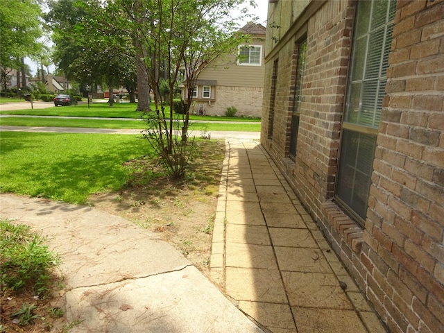 4810 Theall Rd, Houston, TX 77066 - view of grassy yard