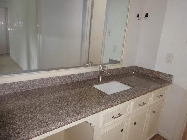 4810 Theall Rd, Houston, TX 77066 - bathroom featuring vanity