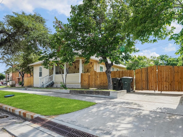 2402 49th St, Galveston, TX 77551 - view of front of house