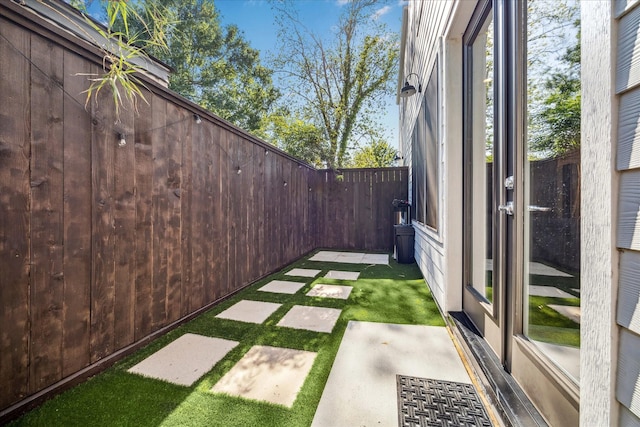 823 Mansfield St Unit E, Houston, TX 77091 - view of yard