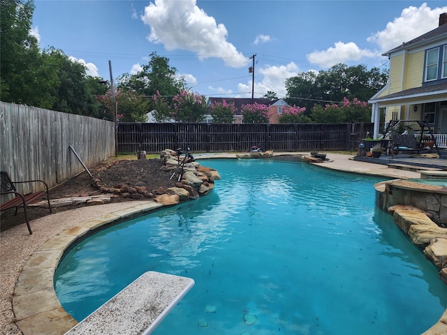 1017 Water St, Navasota, TX 77868 - view of swimming pool featuring a fenced backyard