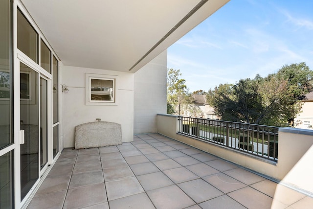 511 S Post Oak Ln Unit 2B, Houston, TX 77056 - view of balcony