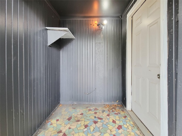 2928 Wayne St, Houston, TX 77026 - bonus room with wooden walls
