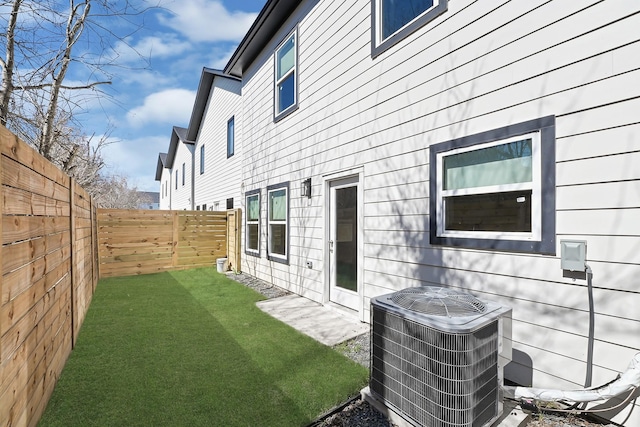 3632 Dreyfus St, Houston, TX 77021 - view of fenced backyard
