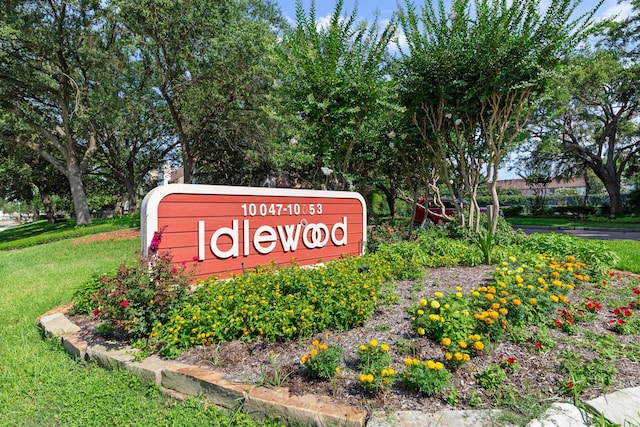 10053 Westpark Dr Unit 332, Houston, TX 77042 - community / neighborhood sign with a yard