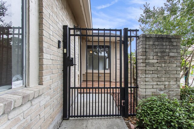 11625 Lakeside Park Dr, Houston, TX 77077 - view of gate