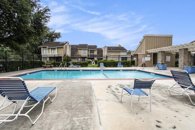 11625 Lakeside Park Dr, Houston, TX 77077 - community pool with a patio area
