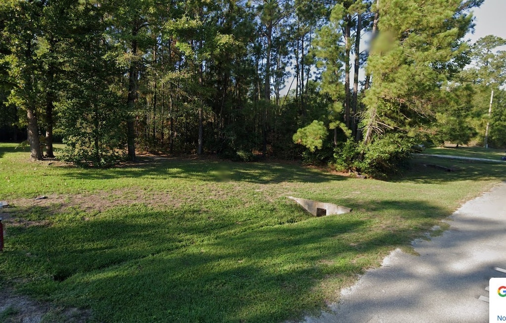 226 W Lone Oak Rd, Onalaska, TX 77360