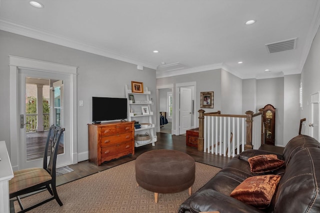 9 Broad St, Galveston, TX 77554 - living area featuring wood finished floors, recessed lighting, ornamental molding, and baseboards