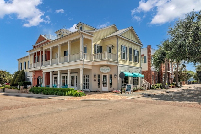 9 Broad St, Galveston, TX 77554 - view of front of home featuring a balcony
