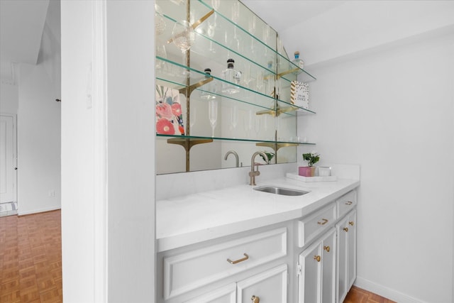 1518 S Gessner Rd, Houston, TX 77063 - indoor wet bar featuring baseboards