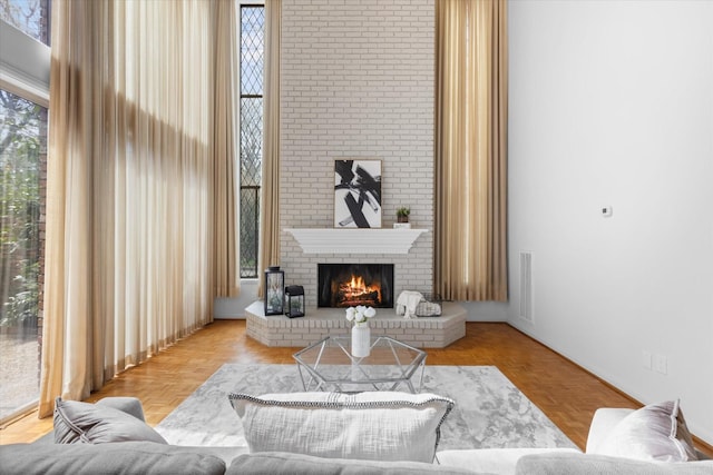 1518 S Gessner Rd, Houston, TX 77063 - living room featuring a fireplace and baseboards
