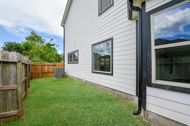 3337 Shelby Cir, Houston, TX 77051 - view of yard featuring central air condition unit