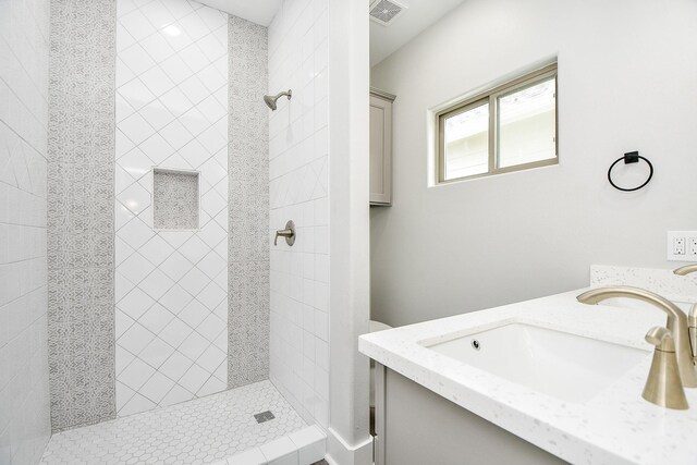 3337 Shelby Cir, Houston, TX 77051 - bathroom with vanity and tiled shower