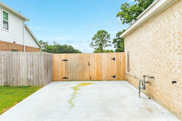 553 Green Meadows Dr, West Columbia, TX 77486 - photo 11